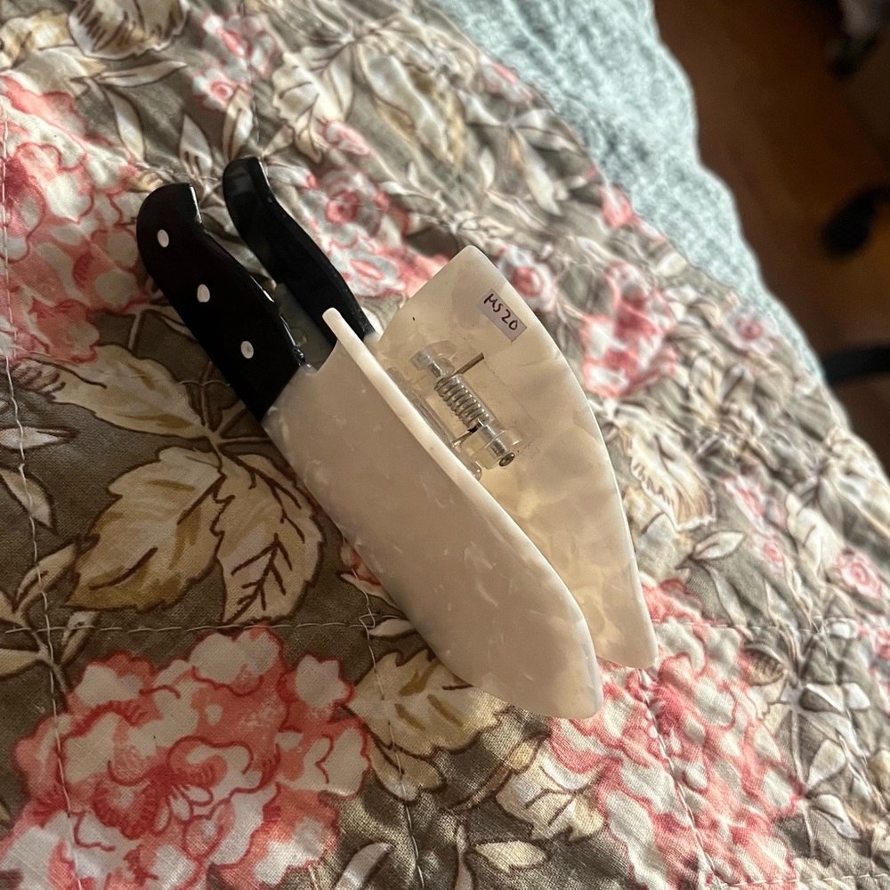 NWOT Hair Claw Knife